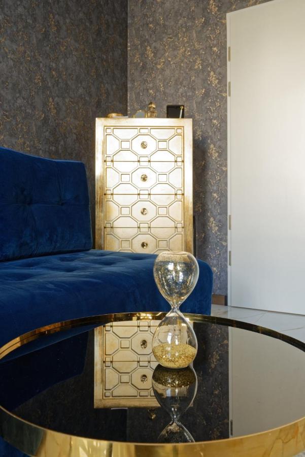 Apartment Sensual Venetian Mirror *